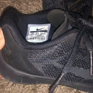 Unisex all black Nike